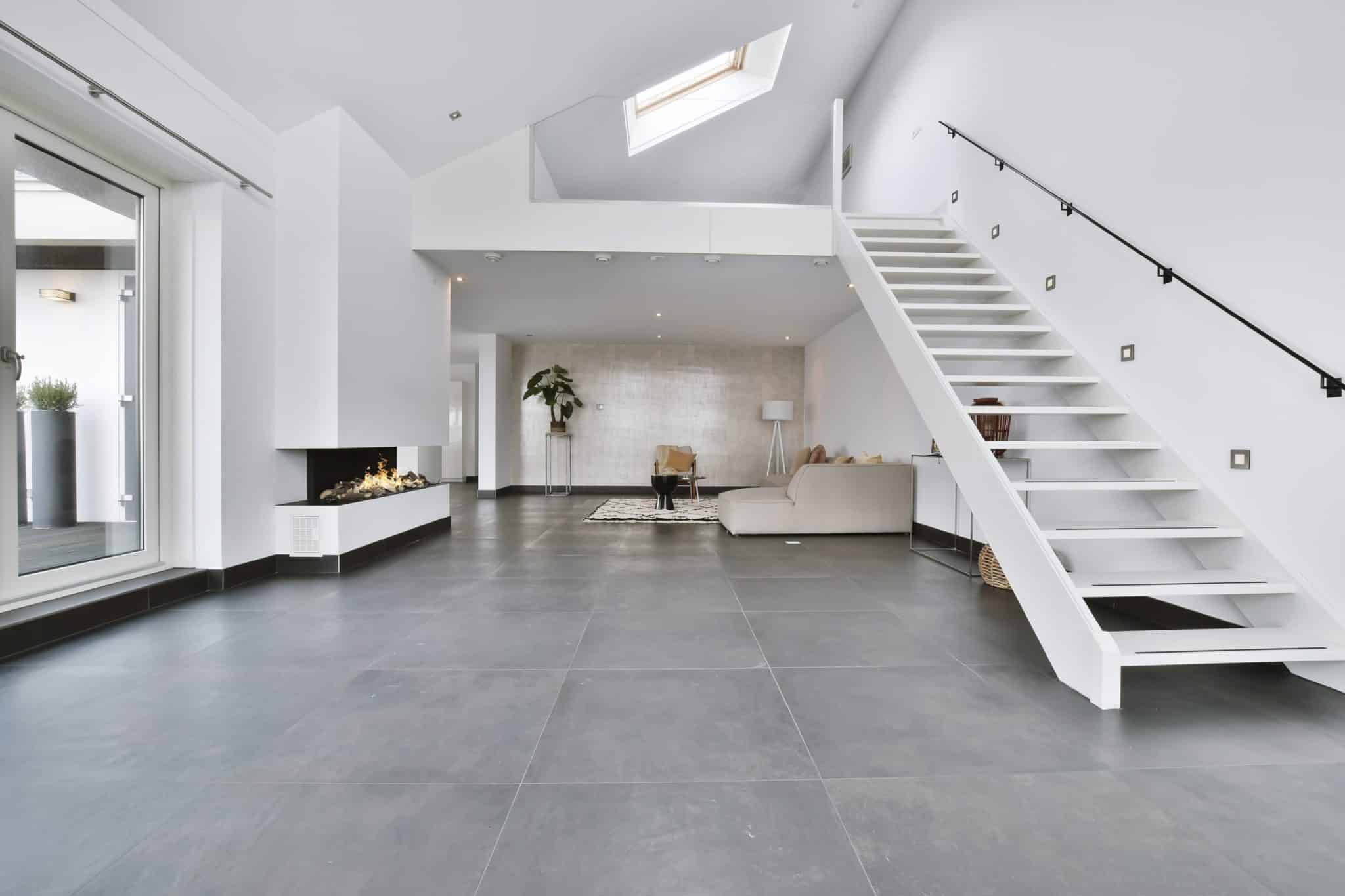 Carrelage Rennes - intérieur moderne avec sol carrelé par KERDAR TRAVAUX